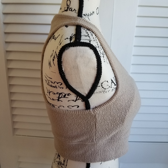 Wishlist Crop Top Color Tan Cream SIZE L. - Picture 6 of 12